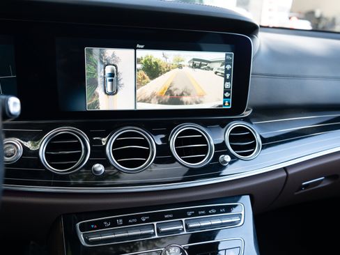 Used 2018 Mercedes-Benz E 63 AMG S image 23