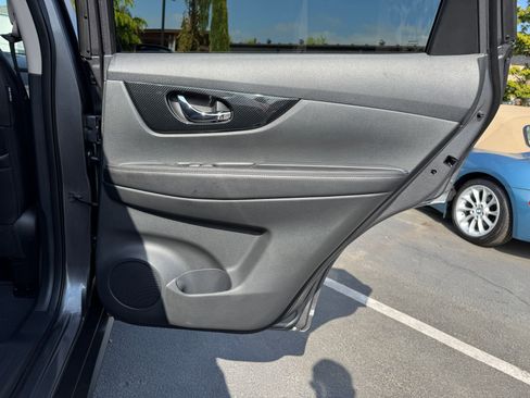 Used 2018 Nissan Rogue SL AWD/4WD image 33