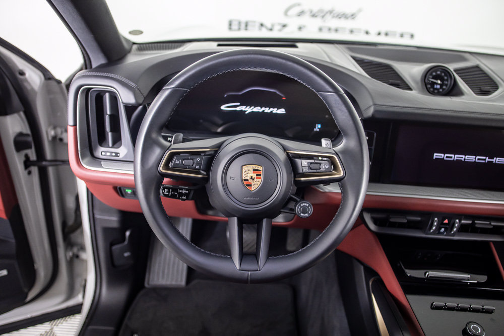 Used 2024 Porsche Cayenne Coupe AWD/4WD image 28