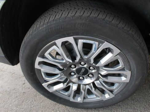Used 2023 GMC Yukon Denali Ultimate w/ LPO, Floor Liner Package AWD/4WD image 70