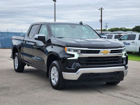 Used 2025 Chevrolet Silverado 1500 LT AWD/4WD image 3