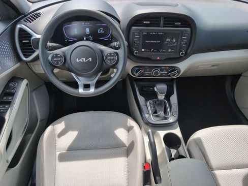 Used 2025 Kia Soul LX w/ LX Technology Package FWD image 29
