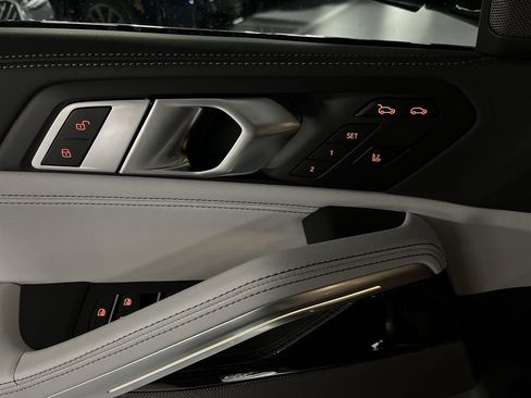 New 2026 BMW X6 xDrive40i w/ Climate Comfort Package image 13