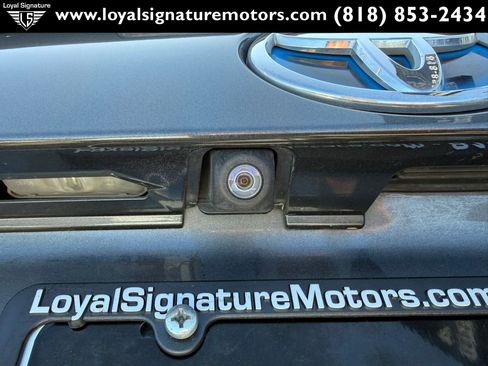 Used 2016 Toyota Prius Three w/ Advanced Technology Package FWD image 11