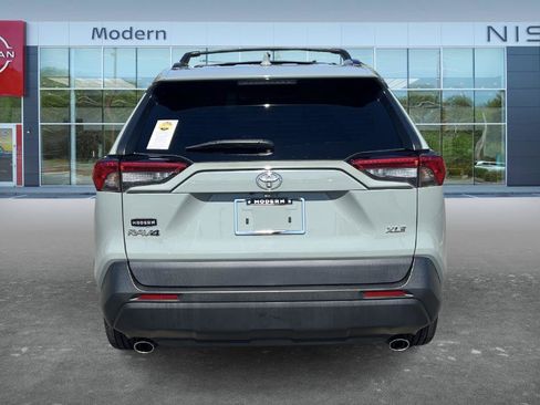 Used 2021 Toyota RAV4 XLE Premium FWD image 6