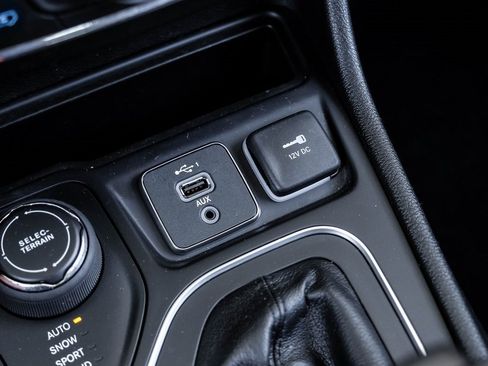 Used 2022 Jeep Cherokee Latitude Lux image 35