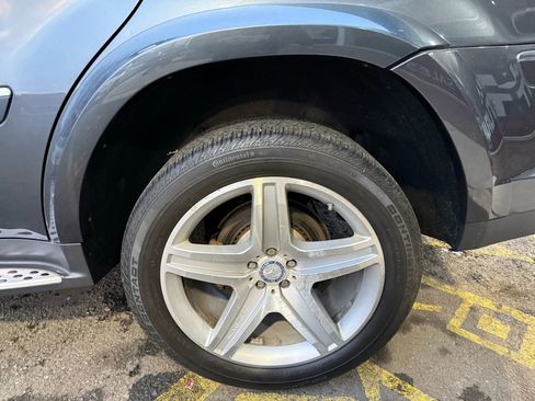 Used 2012 Mercedes-Benz GL 550 4MATIC image 35