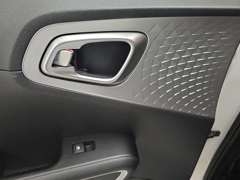 Used 2020 Kia Soul LX FWD image 23