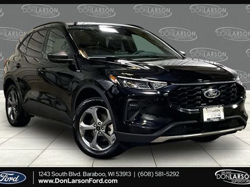 Certified 2025 Ford Escape ST-Line AWD/4WD image 1