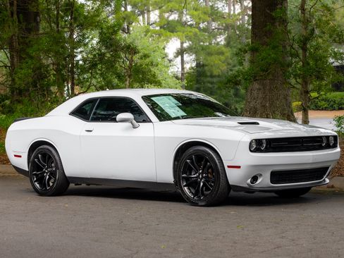 Used 2017 Dodge Challenger SXT Plus RWD image 46
