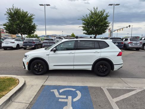 Used 2021 Volkswagen Tiguan SE R-Line AWD/4WD image 9