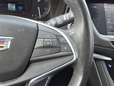 Used 2018 Cadillac XT5 Luxury w/ Driver Awareness Package AWD/4WD image 18