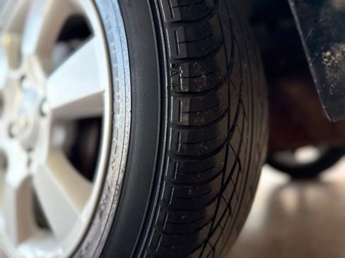 Used 2009 Nissan Versa SL image 24