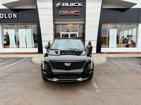 Used 2024 Cadillac XT4 Sport image 5