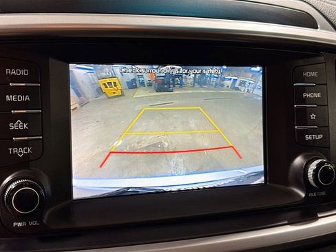 Used 2020 Kia Sorento LX w/ LX I4 Convenience Package image 15