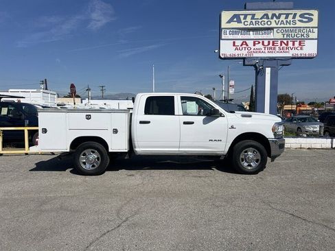Used 2022 RAM 2500 Tradesman w/ Chrome Appearance Group AWD/4WD image 2