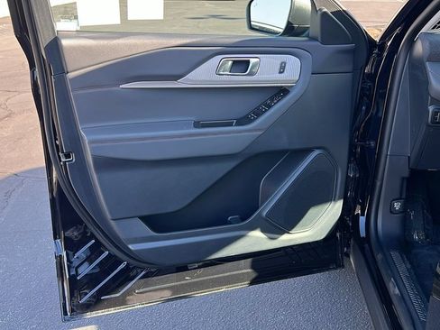 New 2026 Ford Explorer Active w/ Active Comfort Package RWD image 13