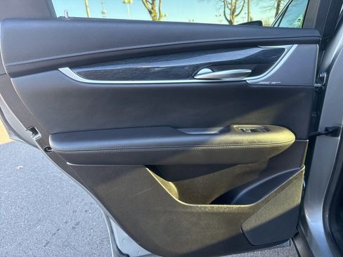 Used 2023 Cadillac XT5 Premium Luxury image 17