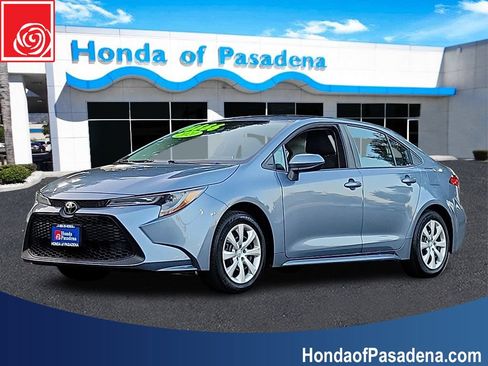 Used 2020 Toyota Corolla LE FWD image 1