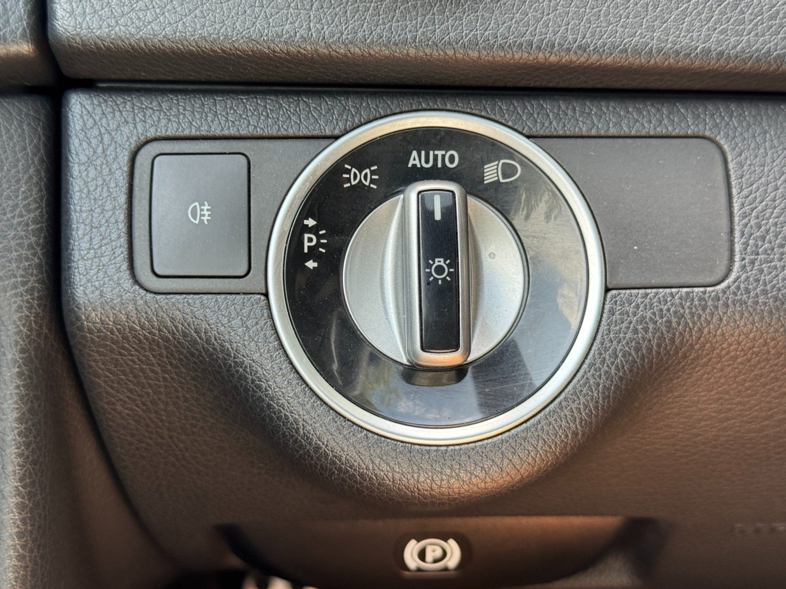 Used 2013 Mercedes-Benz C 300 4MATIC Sedan image 19