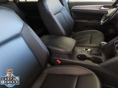 Used 2020 Volkswagen Atlas Cross Sport SE w/ Towing Package image 27