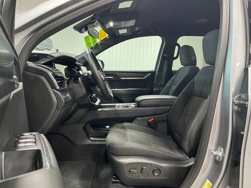 Certified 2025 GMC Acadia Elevation image 13