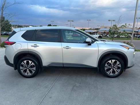 Used 2022 Nissan Rogue SV AWD/4WD image 8
