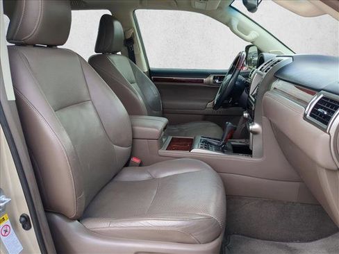 Used 2011 Lexus GX 460 w/ Comfort Plus Pkg image 22