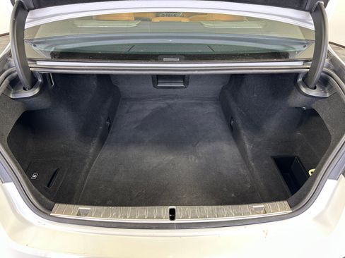 Used 2021 BMW 740i w/ M Sport Package image 31