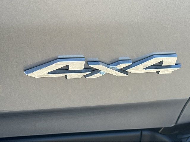 Used 2020 RAM 1500 Laramie w/ Off Road Group AWD/4WD image 32