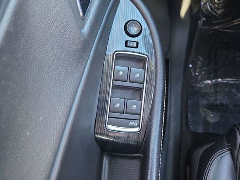 Used 2016 Chevrolet Impala LT image 10