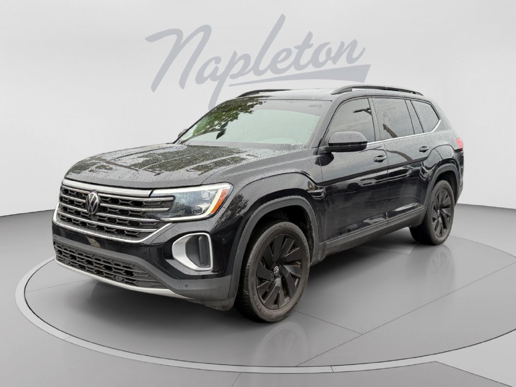 Used 2024 Volkswagen Atlas SE w/ Panoramic Sunroof Package FWD image 1