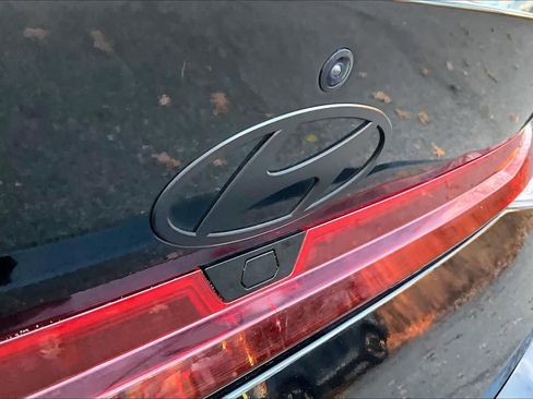 Used 2024 Hyundai Elantra SEL image 27