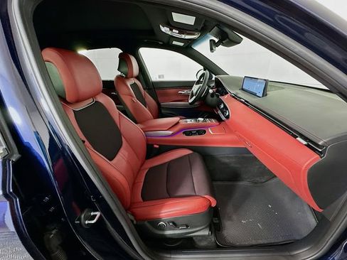 Certified 2025 Genesis GV70 2.5T Sport Prestige w/ Sport Prestige Package image 29