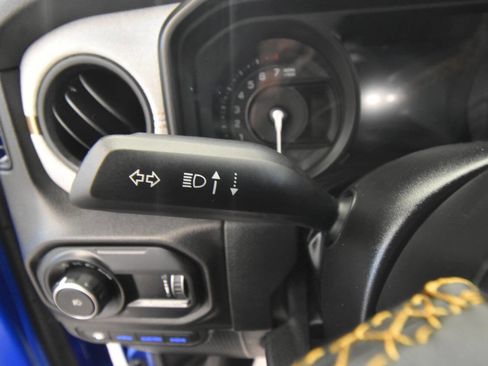 Used 2024 Jeep Wrangler Unlimited w/ Convenience Group AWD/4WD image 32