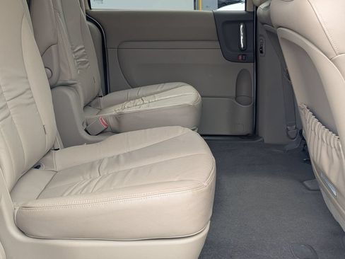 Used 2011 Kia Sedona EX w/ Luxury Pkg FWD image 25