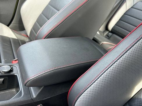 Used 2022 Volkswagen GTI Autobahn FWD image 39