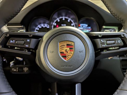 New 2026 Porsche Macan image 26