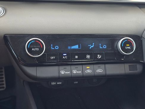 Certified 2025 Hyundai Elantra Sport image 19