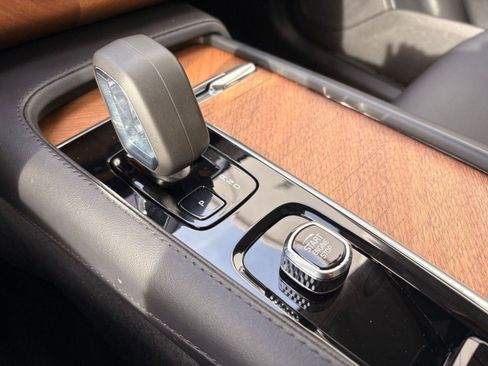 Certified 2024 Volvo XC90 B5 Plus w/ Protection Package Premier image 31