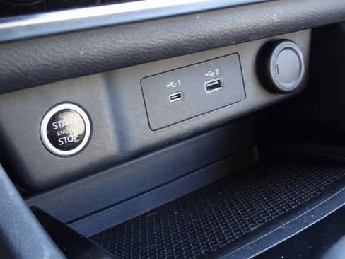 Used 2021 Nissan Rogue SV image 15