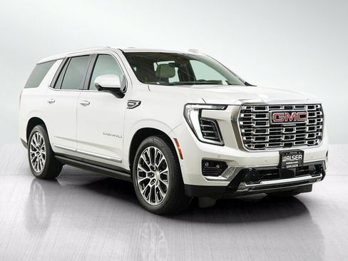 Used 2025 GMC Yukon Denali w/ Denali Reserve Package AWD/4WD image 7