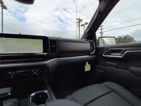 New 2026 Chevrolet Silverado 1500 High Country w/ High Country Premium Package AWD/4WD image 3