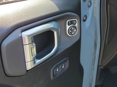 Used 2024 Jeep Wrangler Unlimited Rubicon AWD/4WD image 21
