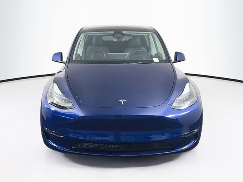 Used 2024 Tesla Model Y Long Range AWD/4WD image 2