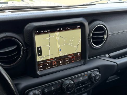 Used 2019 Jeep Wrangler Unlimited Sahara AWD/4WD image 25