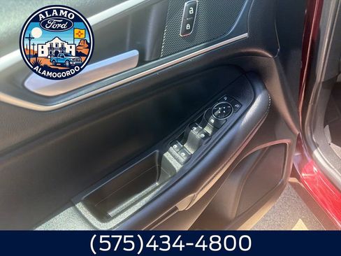 Used 2024 Ford Edge SEL AWD/4WD image 11
