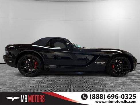 Used 2008 Dodge Viper SRT-10 image 2