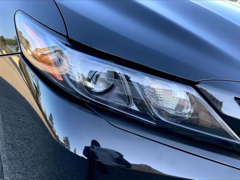 Used 2021 Toyota Camry SE w/ Carpet Mat Package (TMS) image 26