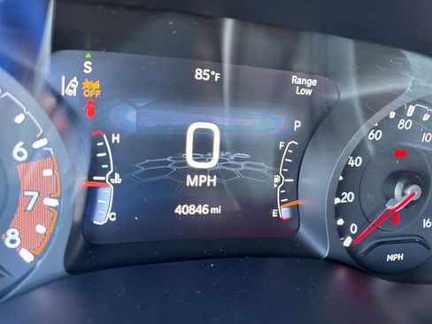 Used 2025 Jeep Compass Trailhawk AWD/4WD image 16